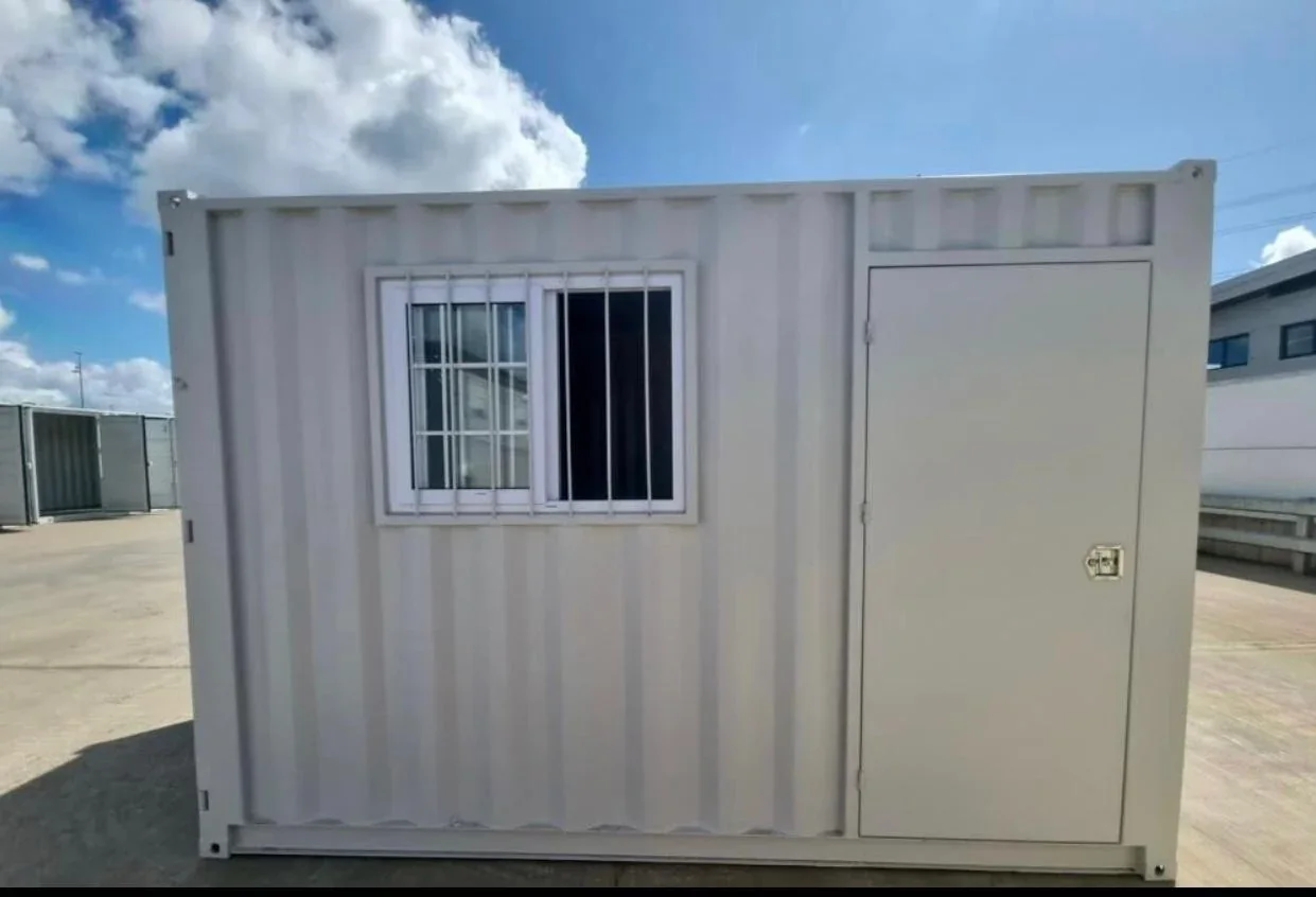Contenedor seminuevo de 15 pies con puerta – Imagen 3